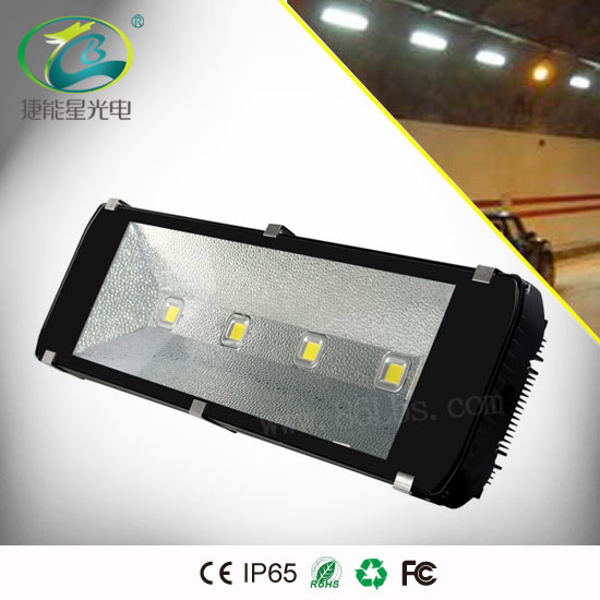 LED隧道燈適用于場館、冶金、廠區、工程施工等